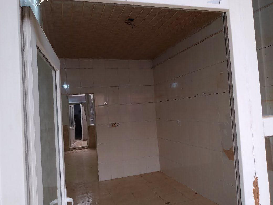 خانو ه كى 125مترمربع له گه ره كى 11ئازار كه سنزان 1طابق نرخى 475ورقه ومجال سه وداش ده كه م له گه ل شتئ له هى خؤم هه رزانتر سه ودا له گه ل خانو زه وي شوقه مزرعه سياره دوكان بؤ زياتر زانياري ديتنى وينه وفيديوى خانوه كه وتساب له خزممه ت دايه ***********وتساب أربيل, العراق
