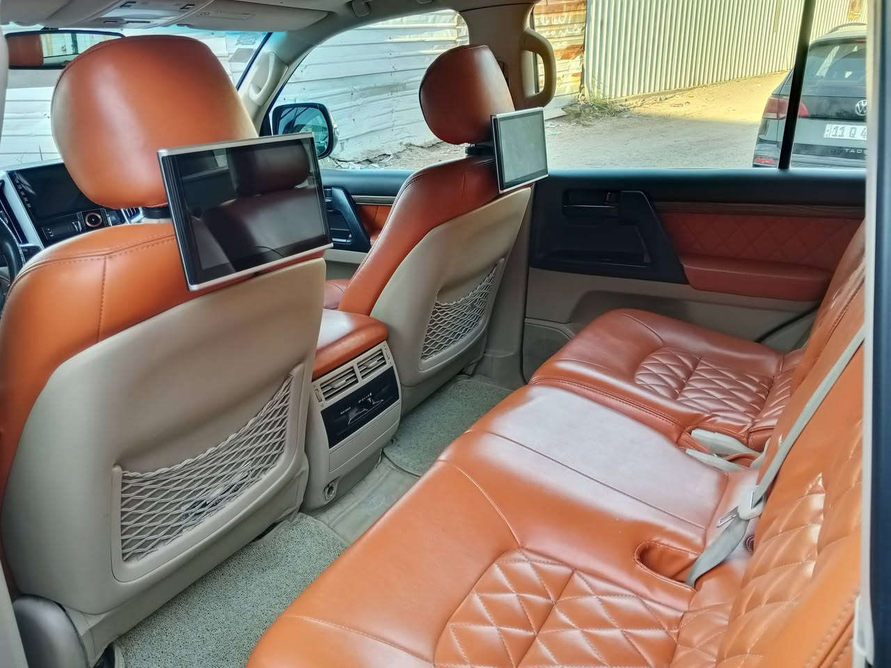 السلام عليكم لاندكروزر موديل 2013 محدث 21 عارضها بثلاثه 31 📞***********
