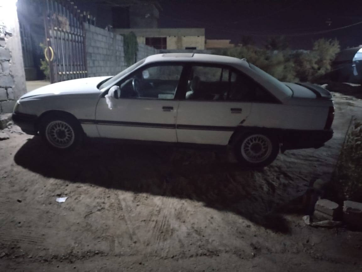 مكلف بالنشر اوبل اوميكا موديل90 للبيع  سياره جاهزه  سعر 23 وبيه مجال هذا رقم صاحبه ***********
