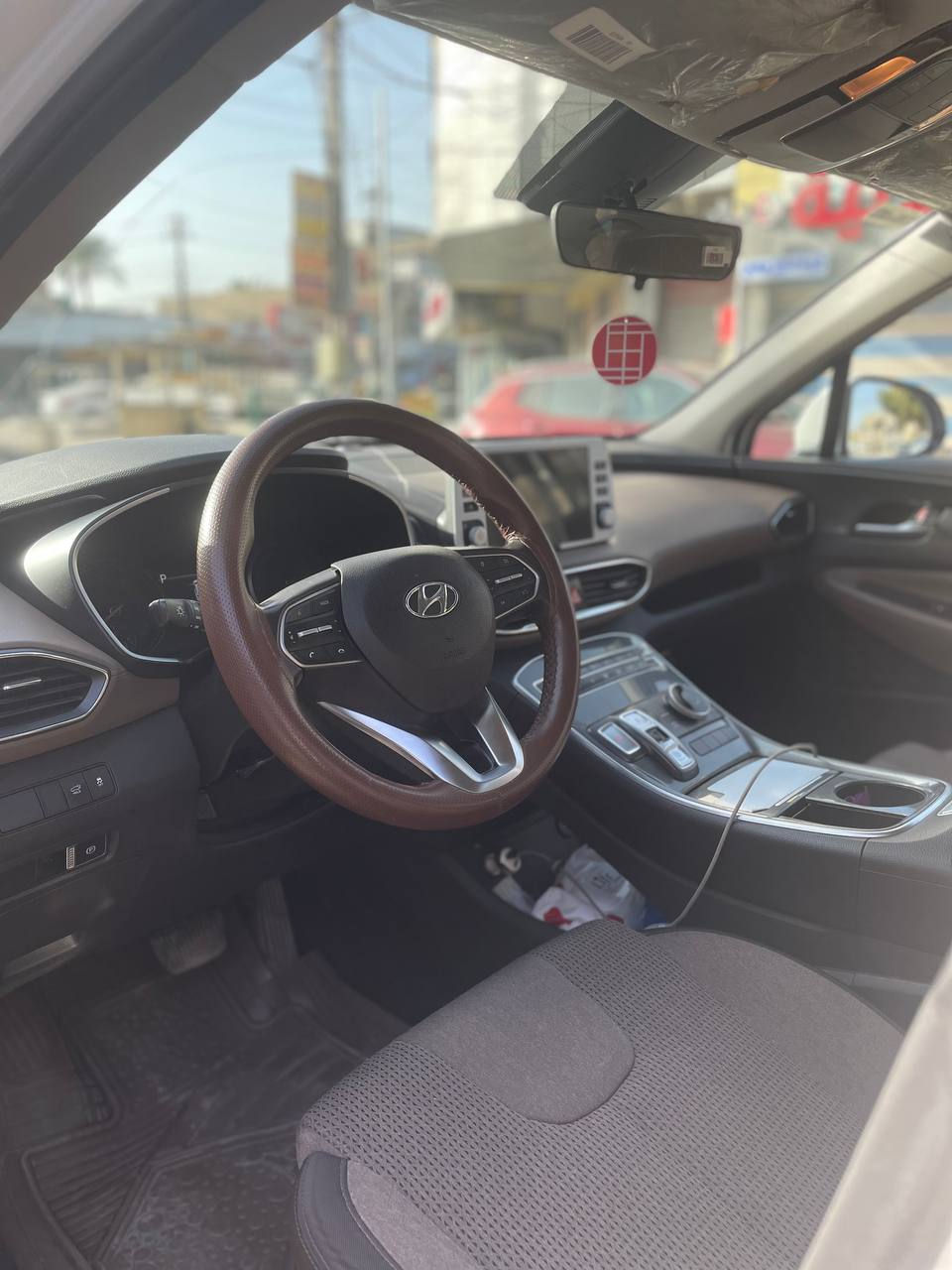 سنتافيا موديل 24 شكل قديم 
كلين  فول ما عدا بنوراما  ماشية 90الف 
السعر ***********
