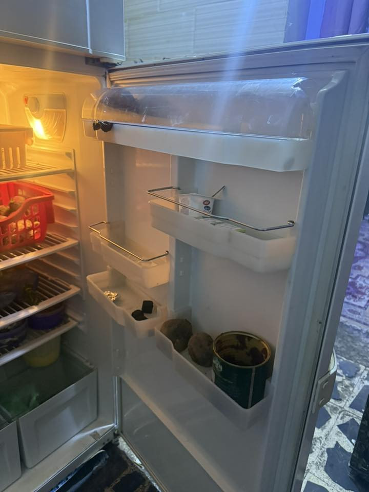 سلام عليكم ثلاجه قدم28 نضيفه مداخله تصليح سعر190 مكاني حي العامل تواصل على رقم***********
