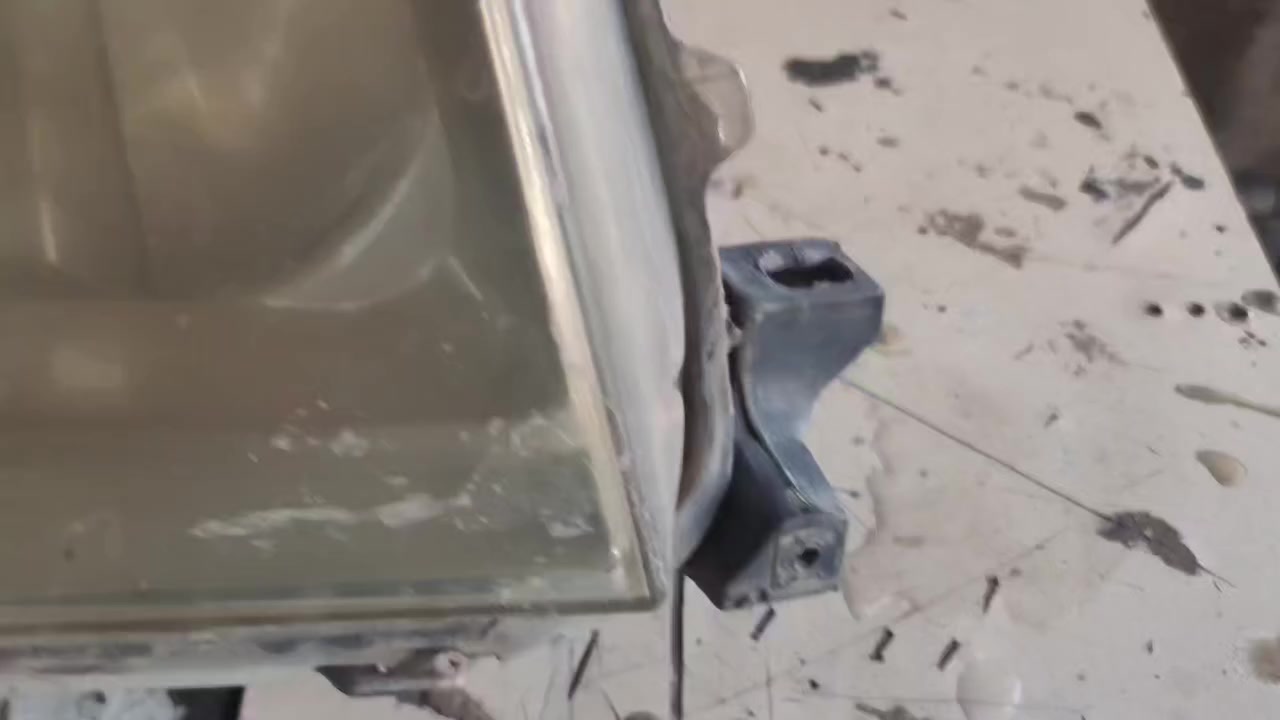 سلام عليكم احبتي يقدم محل 👈 الاسدي
جلي مازدات بجهاز النانو سيراميك مع ضمان   سنه كاملةوبدون ما افتح برغي بمكانها ونرجعها وكالة 
🤯🤯🤯🤯🤯🤯🤯🤯🤯🤯🤯🤯

لكافهة انواع السيارات  

{[[30الف]]}  👉سعر زوج  فقط من الخارج مع ضمان اكييد🥳🥳🥳🛠️👷🤯🤯🤯

يعني لايت مشخط جارد مصوفر تعبان لاتشيل همة عدنا 

 نرجعا شركه اكييد🛠️👷👷👷👷👷🛠️
🛑🛑🛑🛑🛑
(((ملاحضة ))) في حال عدم ارجاع الايت الى وضع الشركة يصبح العمل مجانن لضمان حق الزبون يعني اذا مارجع وكالة ربع لا تدفع هاذ حقك صديقي 🌹 👌 🫡🫡
💥💥💥💥💥💥💥💥💥💥

والاسعار اكيد تكون مناسبه 🥳🥳🥳 

عرض خاص عرض خاص عرض خاص 
🛑🛑🛑🛑🛑🛑🛑🛑🛑🛑🛑
لحك بسرعة صديقي 🌹☺️ العرض ساري لغاية 10 ايام من تاريخ النشر 😉☺️☺️☺️☺️

 سعر زوج.  (((30 الف )))  فقط من الخارج  مع ضمان سنه كامله 🤯🤯🤯👷🛠️ 
مع ضمان سنه كامله اكيييد 👷👷🛠️🛠️🛠️🛠️🙏😉

العنوان بغداد العلاوي شارع 6 محل 👈 الاسدي 

***********
*********** 👈 علاوي الاسدي 🌹    (((30الف)))

اوقات الدوم من ساعه 9صبح الى5عصرا ☺️

🛑🛑🛑🛑🛑🛑🛑🛑🛑🛑🛑🛑
((( ملاحضة )))في حال عدم ارجاع الايت الى وضع الشركة يصبح العمل مجانن لضمان حقك يعني اذا المازدة مارجعت وكالة ربع لا تدفع عزيزي هاذ حقك 🫡🫡🌹🌹☺️
