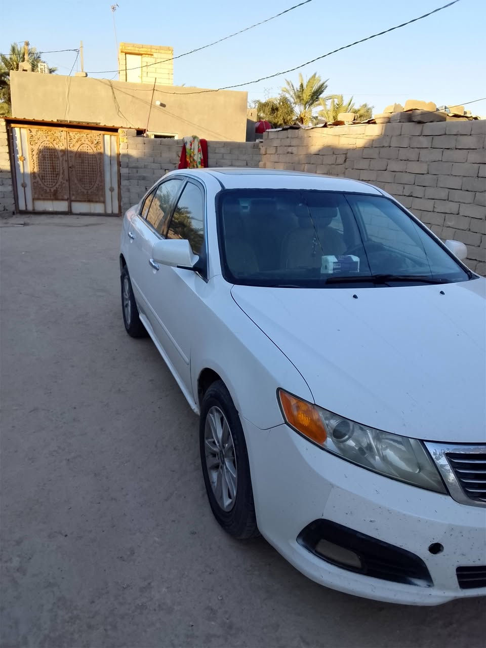 كيا اوبتيما 10خليجيه بسمي السياره
نكلبت بيدي ورجعته على وضع الشركه صبغته صبغ عام 

فتحت سقف السياره مكينه وكير كله جديد تبريد ثلج 

حداديه جاهزه تايرات جدد كامله السياره ***********
رقم السيارة واسط
السعر 90. وبيه مجال
