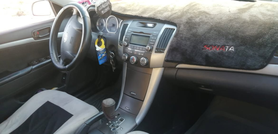 السلام عليكم
سوناتا خليجي موديل 2009
مكينه 2400  
ضررها نص جاملغ خلفي 
رقم اربيل
سعر 123 بيها مجال
 ***********
