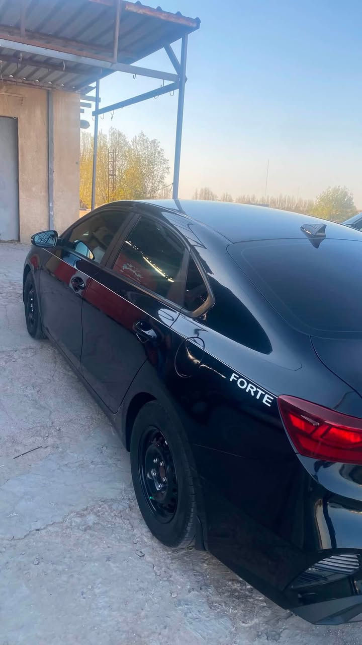 🚗✨ للبيع | كيا فورتي 2024 | فرصة لا تتكرر ✨🚗
للبيع كيا فورتي موديل 2024 بحالة ممتازة جدًا، سيارة نظيفة بكل معنى الكلمة، استخدام خفيف ونظافتها تشهدلها.

✅ وارد أمريكي

✅ وكالة

✅ رقم معوقين

✅ بيها مدكر وبنبد ، والباقي مكفول

✅ شرط الفحص من الدعامية إلى الدعامية، وأي ملاحظة غير المذكورة أتحملها

✅ محرك، جير، شاصي، وتعليق بحالة ممتازة

✅ داخلية وخارجية نظيفة جدًا، والسيارة جاهزة للاستخدام مباشرة بدون أي مصروف.

عنوان السياره بصره خور الزبير 
السعر 140$ وبيه مجال ☺️

***********

📌 السيارة للي يعرف قيمة النظيف، وليست للمساومة غير الجادة.

💯 نظافتها على الطبيعة أجمل من الصور، والمعاينة خير دليل.

📩 للاستفسار أو الحجز، التواصل على الخاص أو الاتصال.

***********

#البصره

#جبيله

#المشراك

#شارع_الوفود
