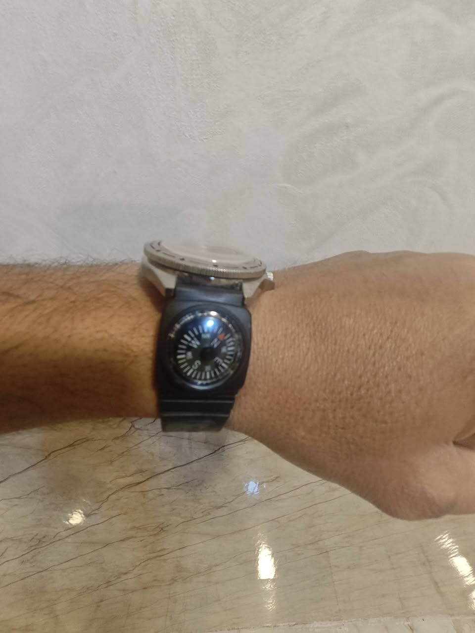 ساعه فنتج روسي نصب تكويك نظافة 100/97 طوق دوار سير ربر بوصلة للاستفسار واتساب ***********
