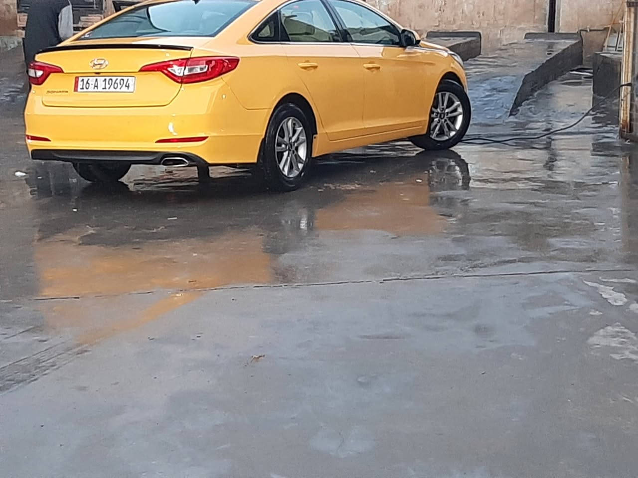 سوناتا 2016 امريكي ليبل واحد 
بس بنيد بدل فقط سياره جاهزه منضومه بانزين جديده بخاخات حاويه تخم تاير حداديه  رقم انكليزي قادسيه هيئه وغرامات اوبحث خطها ديوانيه بغداد بيه تحجه بسيطه موجوده بلمنشورالسعر 118 بيه مجال بصيط مكان الديوانيه شاميه 
 ***********
