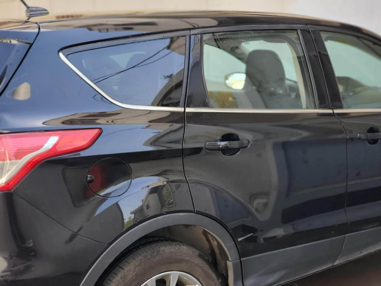 فۆرد ئیسکەیپ ٢٠١٦
سەیارەکە نمونەیە لە جوانی
مەکینەی ٢٠ تۆربۆیە 
سێ پارچەی پێشی بۆیاخە 
سەناوی تازەیە بەناوی خۆمە خرامەی تێدا نیە 
83محامەلەیەکی برایانە

جوابی کۆمێنت نادەمەوە 
ڕەقەمم داناوە واست ئەپ و ڤایبەری لەسەرە بشدار, السليمانية
