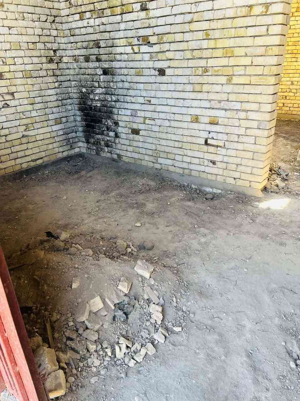 سلام عليكم 

بيت للبيع طابو زراعي

مساحه ١٠٠م مربع ركن 

مكانه كاع حيدر ال فجيل 

حي الجوادين عبر جسر ال عمار عله شارع ٣٠م

بناء طابوك صب كونكريت يتكون من

 ديوانيه مطبخ صاله غرفه صحيات

سعر البيت [٤٥] وبيه مجال 

لاستفسار مراسلة الحساب أو الاتصال على الرقم 
***********
