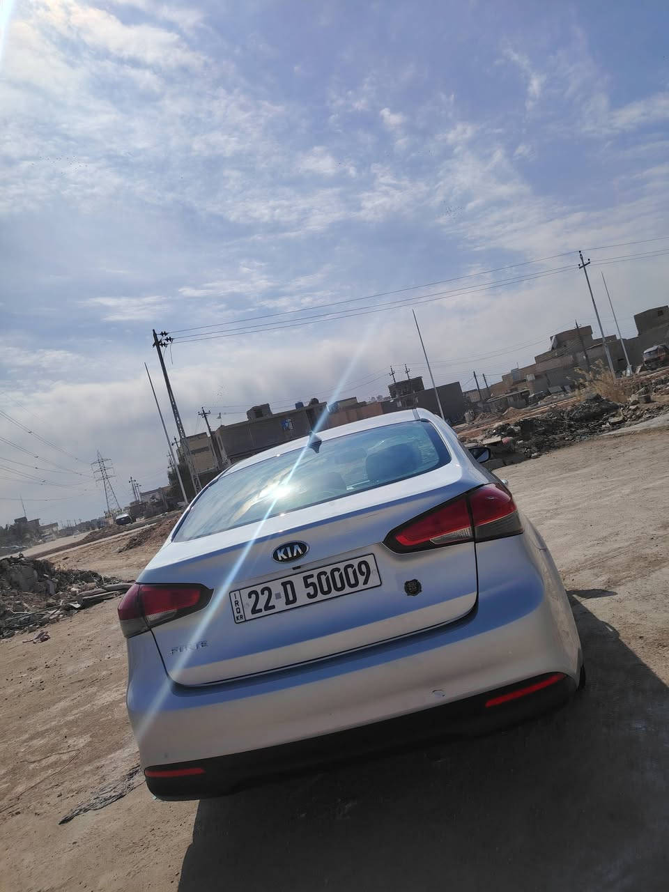 السلام عليكم كيا فورتي للبيع مكينه الفين دوش موديل 17 حادثه بس قطعه بنيد بدون دواخل الباقي كفاله مكينه كير حداديه كفاله العنوان كربلاء للستفسار ***********
