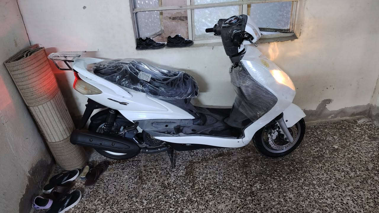 السلام عليكم هاي الدراجه البيع سكنس فحل السعر ٩٥٠ وبيهه مجال العنوان البياع تقاطع درويش وهاذه الرقم *********** التواصل واتساب
