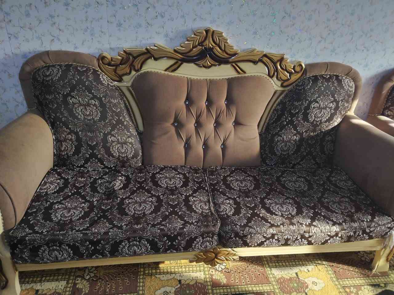 قنفات للبيع العدد ٦ قطعه نظيف حيل ولي حب يستفسر  الاتصال علي هذا الرقم  العنوان الربيضه الشارع العام((((***********
