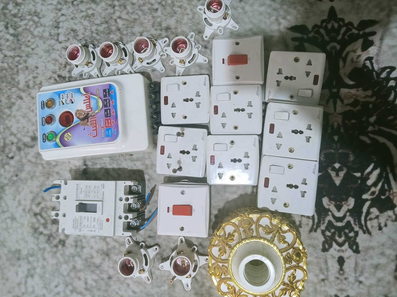 اسلام عليكم محولات وكيبلات ونقط جديده للبيع التصال عله هاذه الرقم 👈***********
