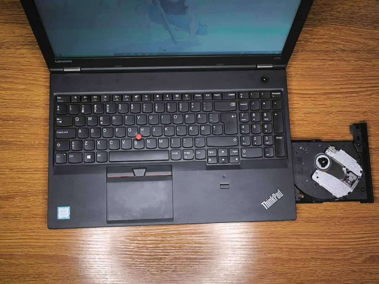 Lenovo ThinkPad L570.          سلام عليكم للبيع 

معالج كوراي فايف الجيل السابع
رام 8 كيكا ددر4 قابل للتطوير 
هارد 256 كيكا سسد قابل للتطوير
حجم 15.6 انج  دقة اجدي
كرت شاشة انتل 4 كيكا داخلي 
تحتوي على منفذ اقراص 
نضافة عالية وتخبل 
سعر التسويق كامل : 250الف بيهه مجال للشراي


**إذا كنت صاحب هذا الإعلان وتريد حذفه لأي سبب، رجاءا أرسل رسالة إلى الدعم الفني**