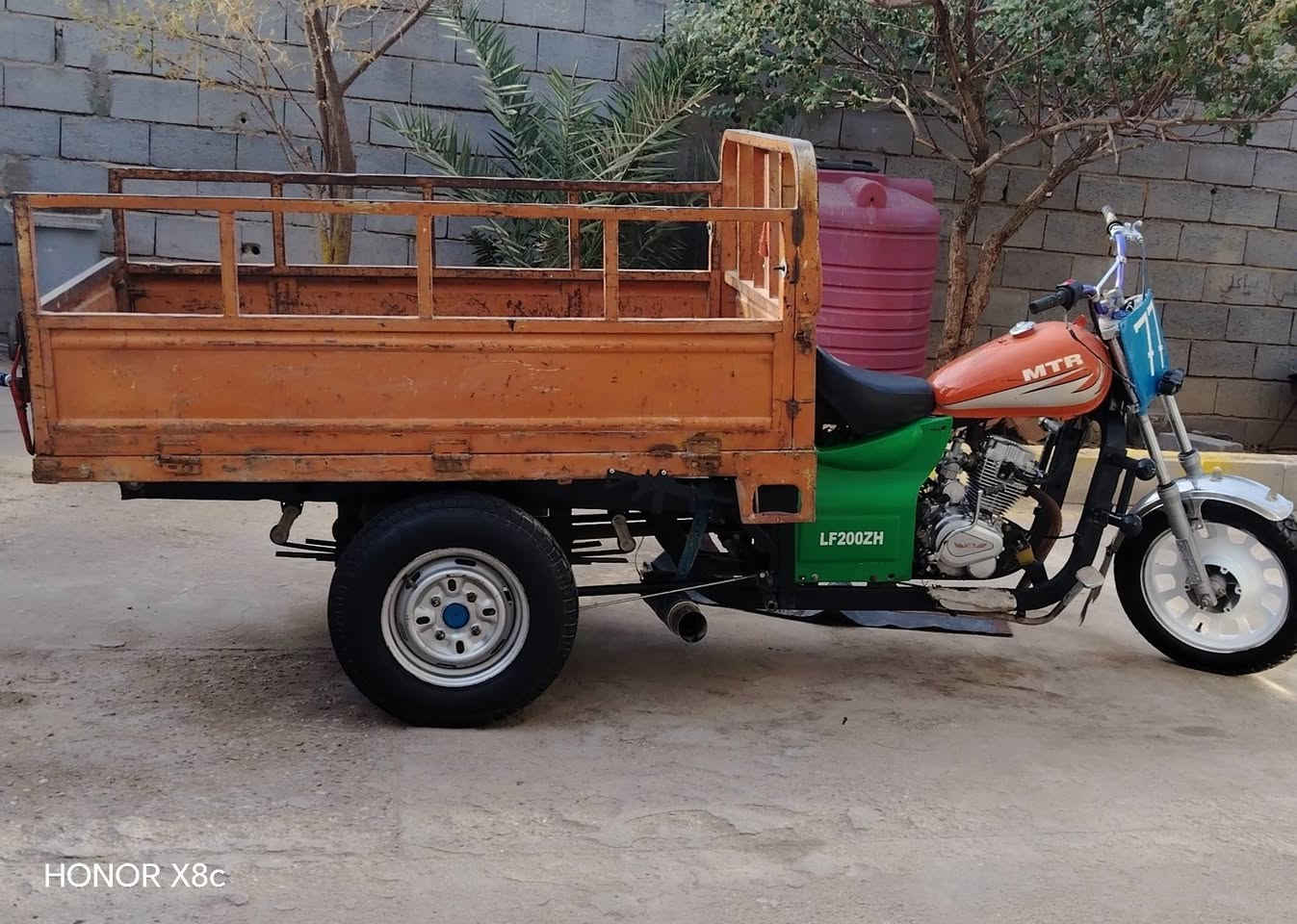 سلام عليكم  ستوته متيار اوراق مديل 14ستوته نضيفه محرك جديد شاصي نضيف كهربايات شغاله من لطول لطول كسل لاطش لاصلي وكيل تايرات جمره ستوته حلو كزوز رياضي كلجات توني شديتهن جدد ستوته حلوههه
سعرها مليون و 300وبيها مجال لشرايي 
رجاىن لموشراي لايراسل ولايتعبني واتساب ***********
