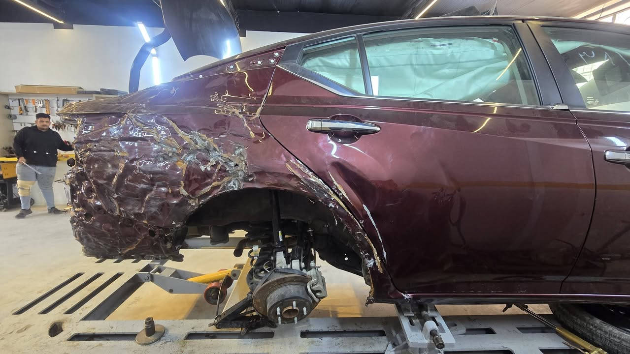 نيسان التيما ٢٠٢٤
ضرر جاملغ خلفي وجنطه وشوية من الباب 
بدون رقم حرة تترقم بغداد او اي محافظة 
منفيست بأسمي 
السعر ١٣٨ بيها مجال قليل للشراي 
للتواصل رقمي 
***********
