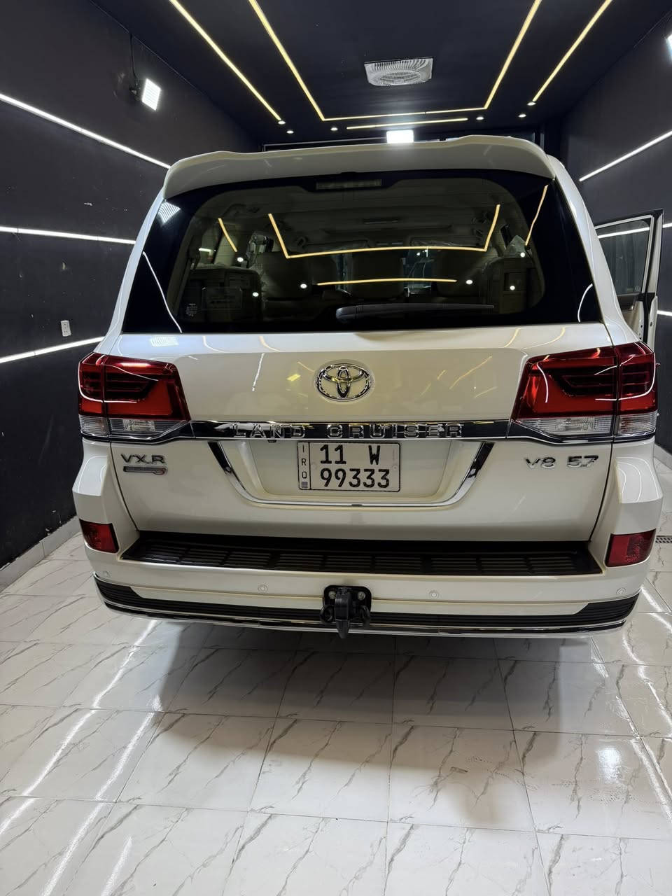 السلام عليكم

… لاندكروزر  VXR مكينه 5700 للبيع موديل 2021. مواصفات معروفه .كشنين كهرباء 3 طكات جنطه كهرباء .فئه ساز ماشيه 87 الف حقيقي. 

#السعر57 الف 
وبيها مجال 
المكان بغداد

رقم الهاتف 

‭***********‬
