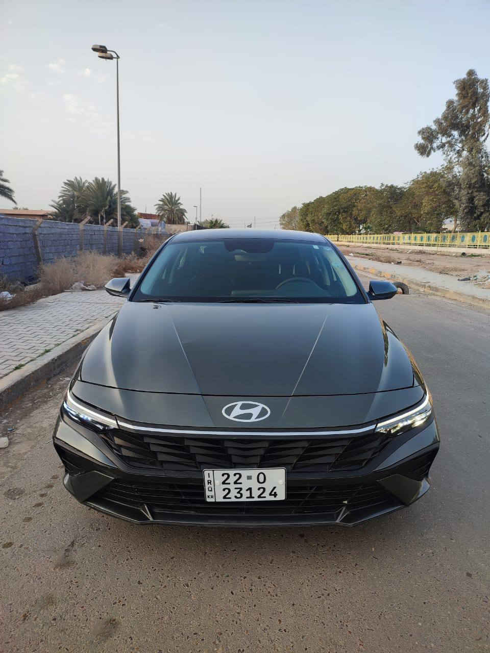 السلام عليكم
هونداي النترا للبيع موديل 24 رقم اربيل الجديد ترقيم جديد
دخول جديد البارحه اترقمت حادث السياره  صبغ باب وجاملغ خلفي وحافه البنيد فقط  بدون دواخل بدون ارباك 
المواصفات 
شاشه الكتروني 
لد نهاري + لايت زنون 
فول تحكم استيرن
ثلاث انظمه قياده
رادار امامي 
ويل كب توقف ذاتي عنده الاقتراب 
محرك 2000 دوش بانزين فقط
وباقي المواصفات المعروفه 
مكان السياره بغداد 
الهاتف ***********/***********
