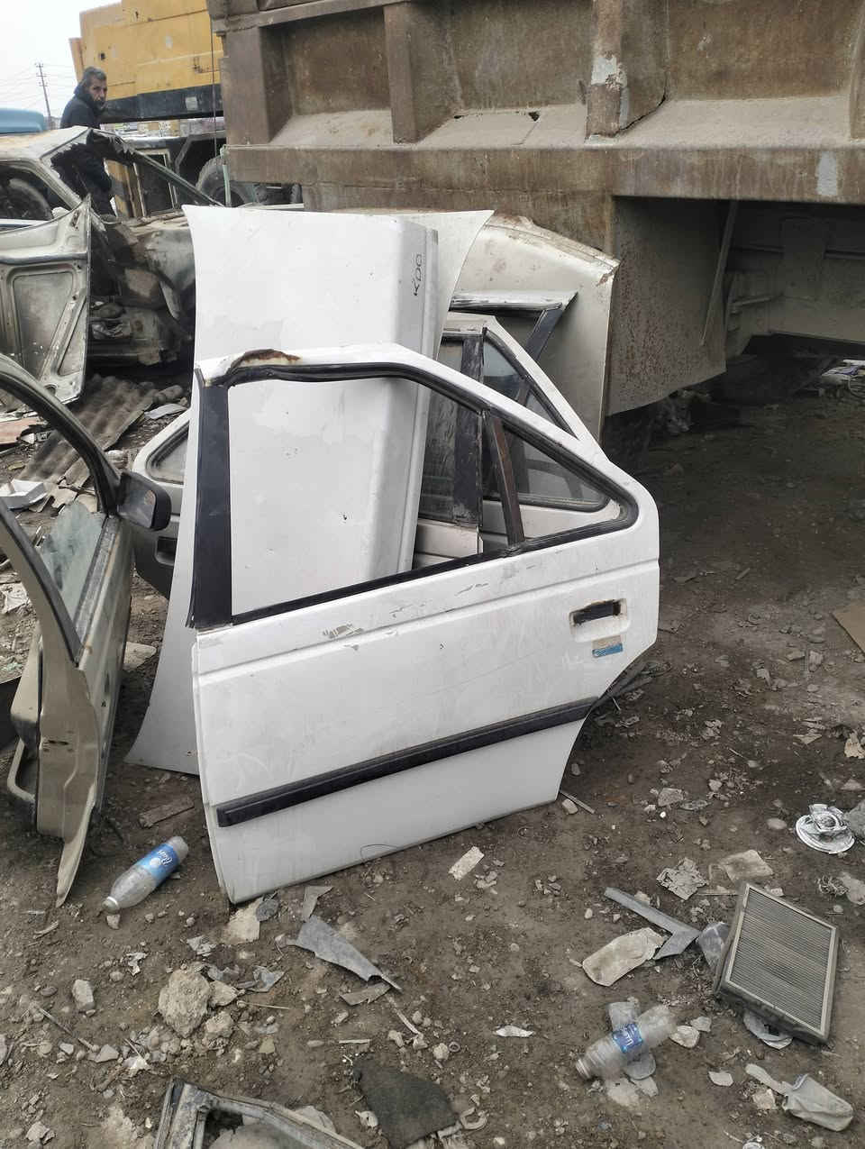 السلام عليكم
تفصيخ بيجو روى ... شتحتاج ابيعلك 
مكاني بغداد جسر ديالى الجديد بالحي الصناعي 
***********
***********
