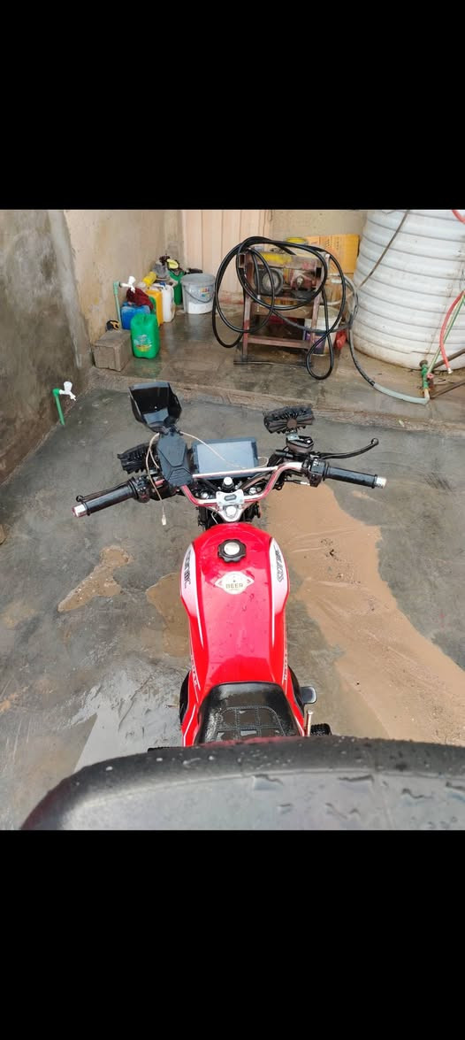 مكينه 200CC ضاغطه وزنجيل انسه شي اسمه رجه اووصوت 
منضومه زنون اليل نهار 
شاشه تاب بلاد شاحنه موبايل 
تايرات جوبلس 
ارقام انكليزي وسنويه ل2030 بسمي
نكره سلف بكل وقت ترايك 140 محافظات 
سعرها 1500 وبلعافيه علياخذه للمعلومه عد لوكيل لرقم بملونين واني مستعجل علبيع دراجه مال جناي مكاني نجف حي الميلاد رقمي ‭0789 039 7250‬ وبي واتساب رجاء التفاصيل كلها مكتوبه
