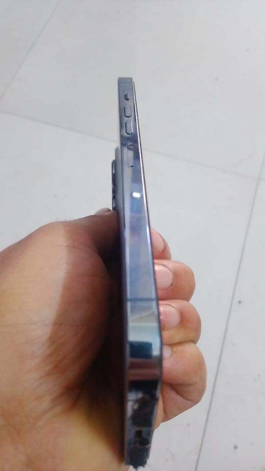 ايفون 13 برو ماكس للبيع
ذاكرة 512 
بطارية 79
بلادي 
 واتساب ***********
اتصال خط ***********
مكاني هيت
علق بسعرك واني اراسلك
