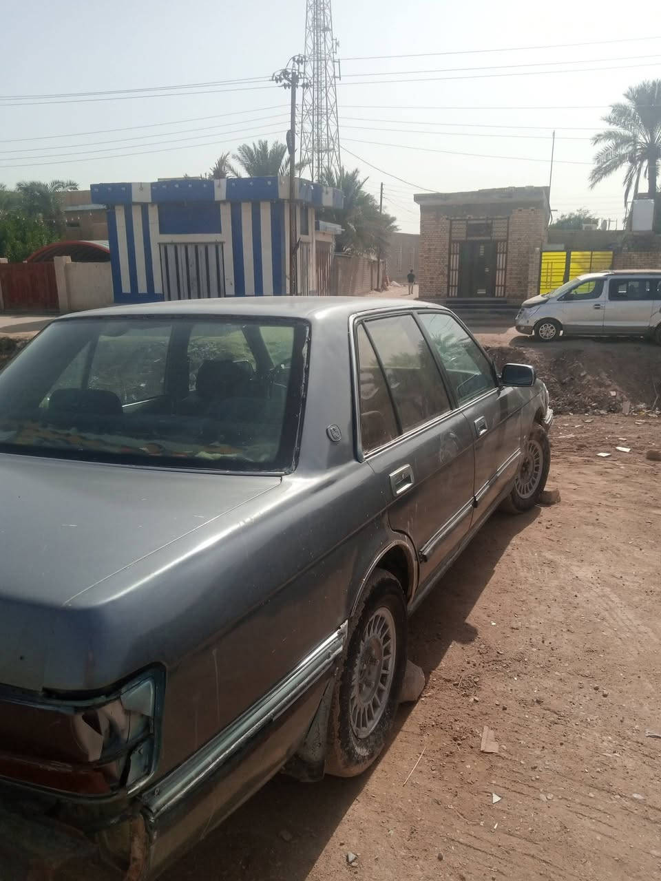 السلام عليكم سيدان موديل 91 ايسر بلاد مكينه وكير نضاف لاتنقيص ولاتبخير كهربائيات كلهه شغاله غرفتهه حلوه تبريد شغال كشرهه كلش حلو مابيهه لاخياس ولاكص ولانقل ورقم بغداد صدامي وراعيهه يريد يداور 
(اليكول مداورهه يكلف لا حبيبي مايكلف 750 الف تحويل رقم جديد نكليزي)
السعر 33 وبيهه مجال للطيبين
مكاني ناصريه قضاء الفهود 
***********
