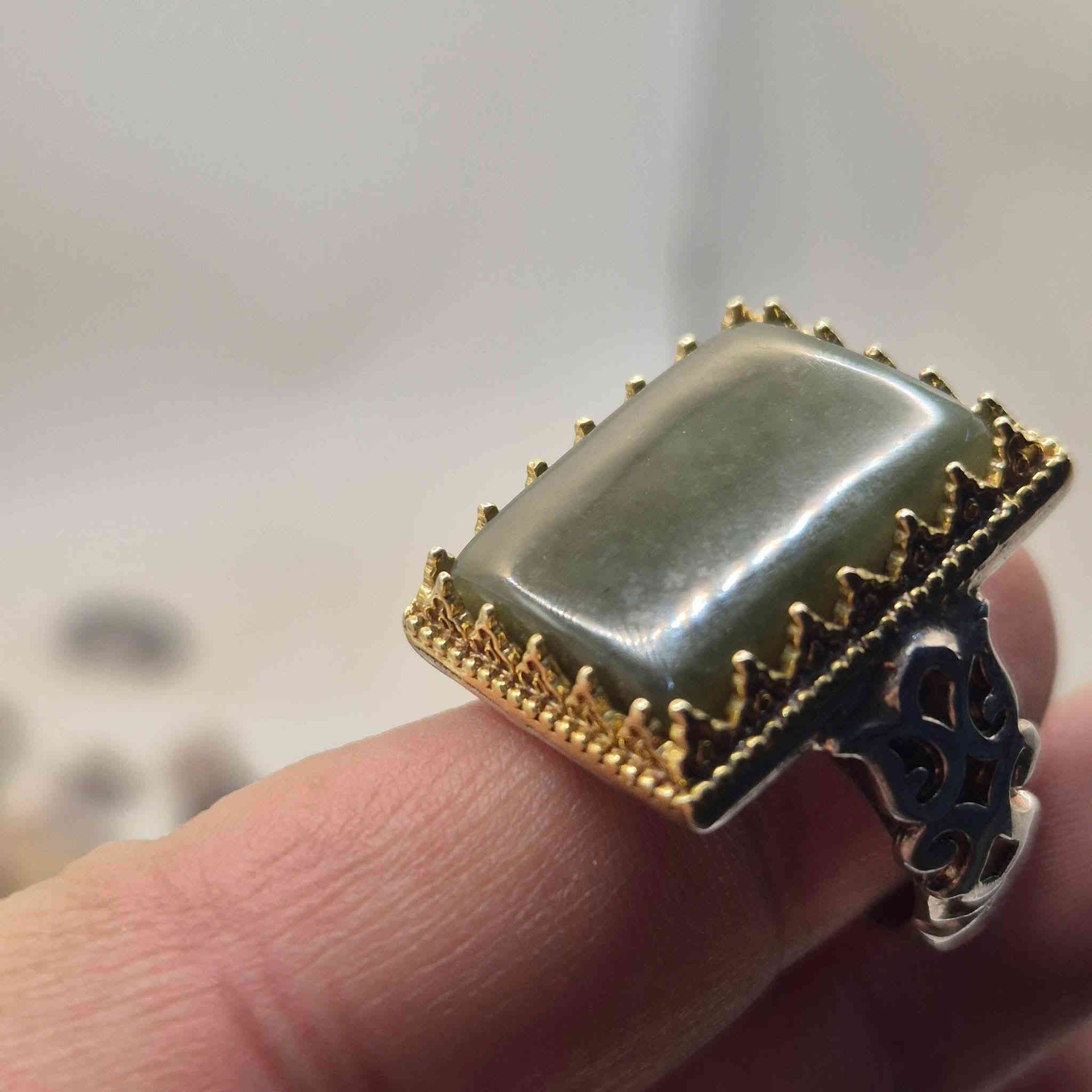 الحجر المظلوم ( ذو المنافع الكثيرة )
نافع لمرضى القولون _ للكلى _ للهدوء النفسي 

اليشم اليماني الطبيعي "اليمني" الأصيل
 فضة متينة عيار 930 / تاج نحاس نقي
حجم الفص راهي 
قياس الخاتم 22 _ 23 

للإتصال و المراسلة***********
🚗 خدمة توصيل كل مناطق العراق
💳 كارت ضمان (أصالة المنشأ & غير معالج )
📍 الكوفة _ شارع كوفة نجف الرئيسي _ مأكولات خوخة _ داخل فرع المطعم بغداد
