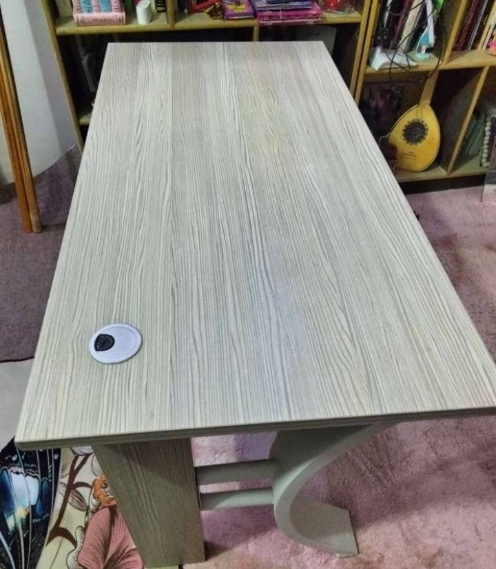 السلام عليكم
ميز مكتبي اخو الجديد قياس 60*120
السعر نهايته 100الف
مكاني المشتل شارع المطبك 
***********
***********
