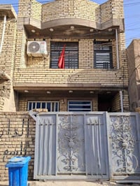 بيت للبيع مساحة 100م 5x20 طابقين  الطابق الأول: استقبال + مطبخ + حمام ...