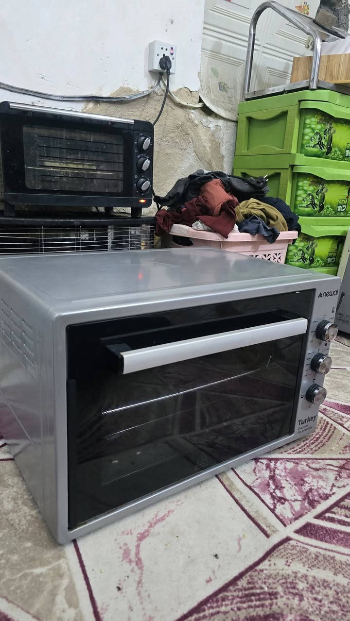 من رخصه الأدمن اوفن نوال التركي حجم وسط ٦٠×٤٠ استعمال مره وحده نقصه بس كارتونه سعره ٨٠الف الشراي يتصل *********** ***********
