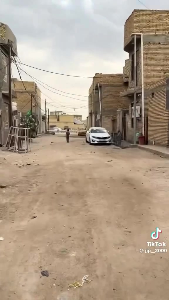 سلام عليكم
بيت للبيع مساحه 200بسمي مامطلبو اي شي بناء حديث كونكريت صب جاهز لسكن بي 4غرف نوم وهاي خريطته مكانه بل فداء نهاي شارع ابو لبنان بمقاطعه ل 24بضهر شارع 60كافه الخدمات مدرس يمك ماي مجاري كهرباء نت ضوي البيت فارغ بي نت ومولد بس دير غراضك وبل خدمه مامتواجد عل نت *********** محمد  مايعجبك البيت اعبره
