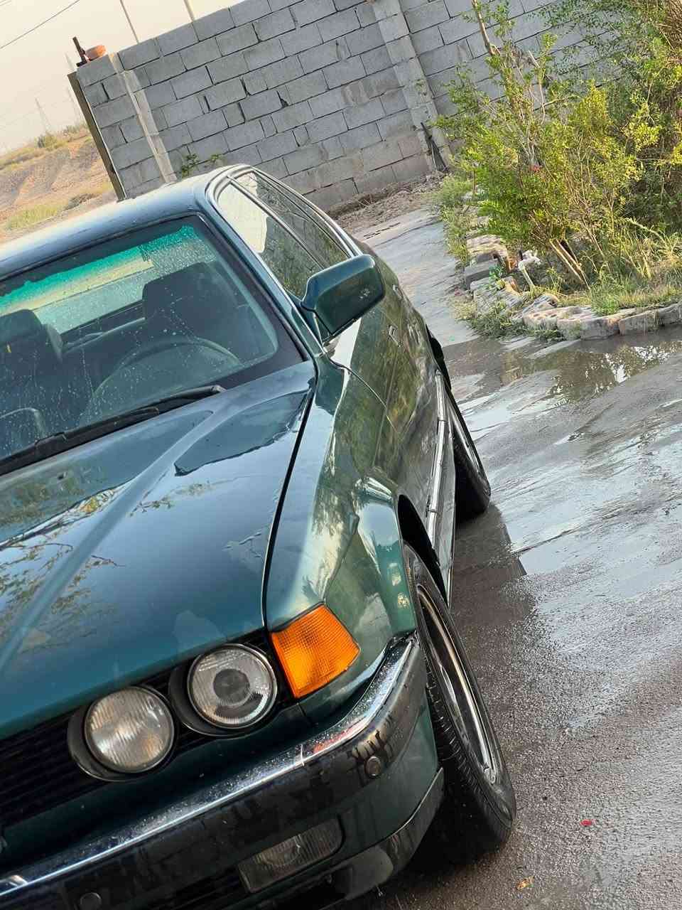 السلام عليكم سياره للبيع نوع بيئم 7035 مديل 91 كفالة عامه مكينة كير حداديه تخم تاير تبريد شغال كلا جديد سياره احلا من الصور السعر 66 وبيها مجال بصيط
العنوان البصرة سيبه رقم ***********
