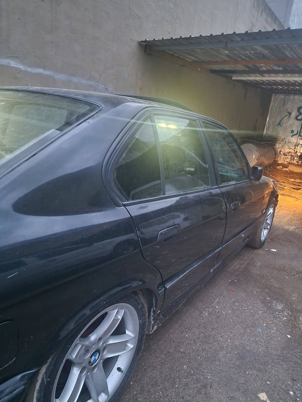 BMWمۆدیل1990مکینە 525گێر ئۆتۆماتیك سلایت 2جام کارەکارەبای تحویل برانە وە وەرگە ڕان بەشەرت سە یارەکی بێ کێشەیە 8وەرەقە غرامەی لەسەرە پاش محامەلە دەیگێرمە وە بۆت لە هەولێرم سحری 52وەرەقە ژ م ***********
