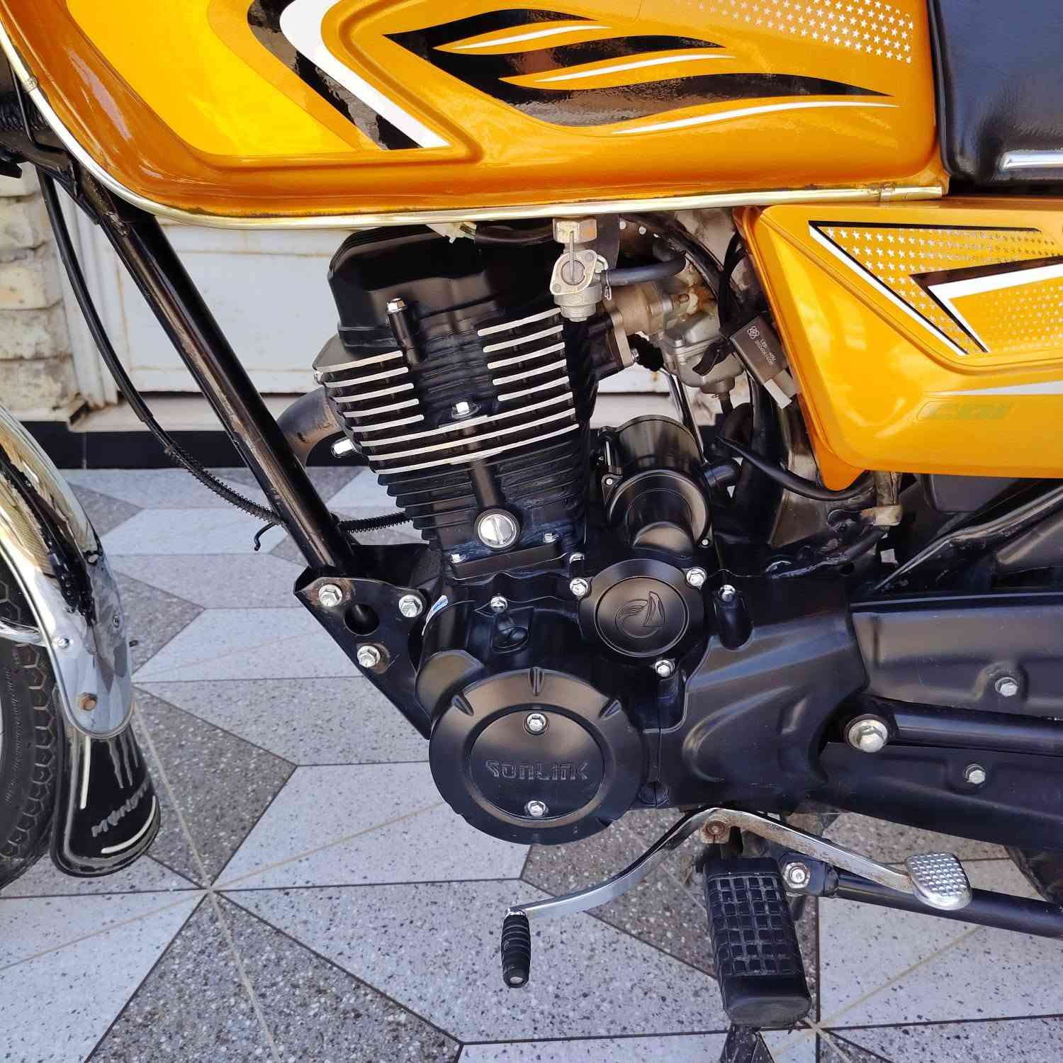 للبيـع سونـك 5 كيـر موديل 25 محـرك 200 cc دراجـه جديده بعدها اوراق موجودة كهربايات عداد كلهة شغاله الـسعر 750 وبيها مجال مكاني بغداد نهروان *********** بـي واتساب
