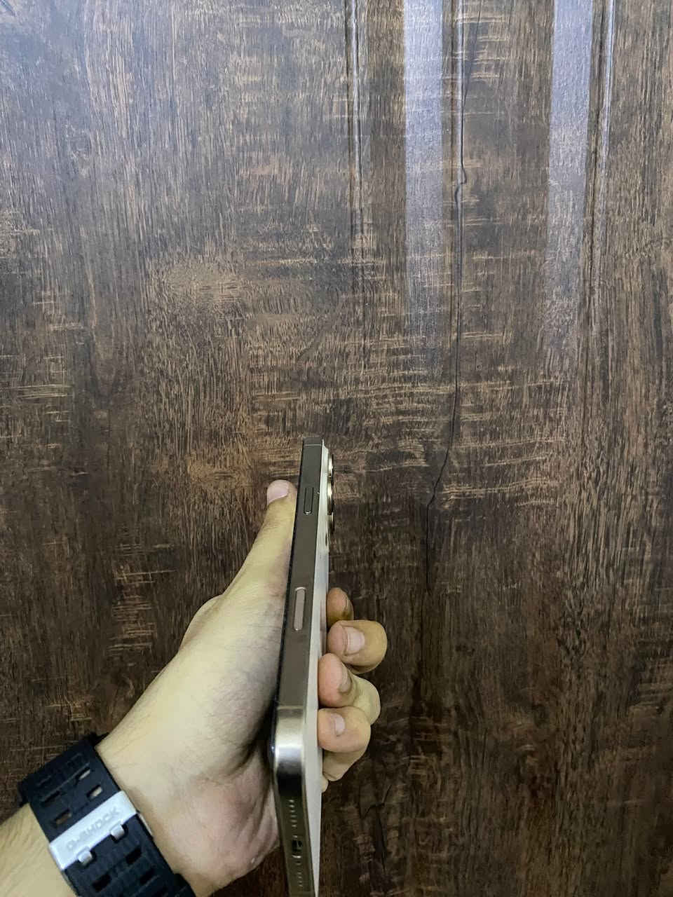 ايفون 16برو ماكس شرق اوسط ذاكره256بطاريه96 مشحون 274مره جهاز نضافه 100مكفول من الشخط صوت اتصال إنترنيت كامرات بصمه وجهه كله مكفول السعر مليون و340عنواني بغداد الدوره ***********واتساب وخط
