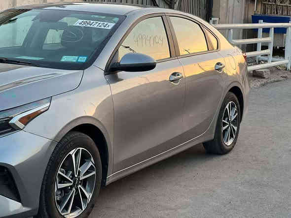 السلام عليكم
كيا فورتي 2023 ماشية ٢٥ ميل دخلت على ايدي
مواصفاتها  تشغيل عن بعد، رادار، تحديد مسار، توقف ذاتي وبقية المواصفات المعروفة محرك 2000 دوش
حادثها بارد فقط موجود الفيديو داخل المنشور
العنوان بغداد حي الخضراء
السعر 163 
الرقم ***********
