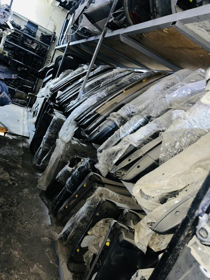 يوجد جميع قطع غيار السيارات الكوريه الحديثه 
شركة ماهر الحجار 
البيع جمله+مفرد
يوجد توصيل لجميع محافظات العراق
الرقم: ***********….. ‭٠٧٥١ ٨٠٩ ٤٧٦٤‬……‭٠٧٧٤ ٤٤٣ ٣١٤٤‬
العنوان صناعة وادي عكاب سايدين ويلاد قندله ثالث فرع عل يمين
