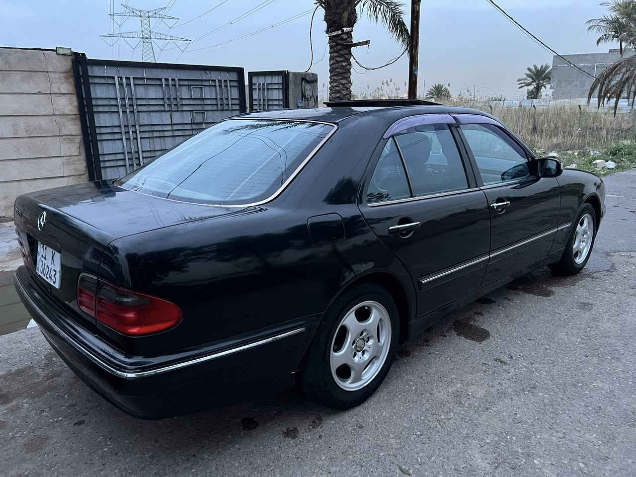 السلام عليكم مارسدس ام عيون  بسمي موديل 2000 مكينه في مكينه كير صدر خلفي امامي تبريد كولهن جدد فول موصفات السياره وارد أميريكي لأرائك لبصره اذا بيهه لوله عوفهه وطيك بانزينك الجين بي السياره بيهه جراد بصمه السياره برده خلفيه تجاوي كهرباءكشنات كهرباء ثلاجه سلايت وبعد هوايه موصفات بيهه جاملغ خلفي حادث مكان بغداد الشعب الاستفسار ***********ابو ذر
