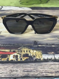 تيفاني نوادر • تصميم طيارين • فريم اسود