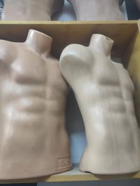 ٧٥ قطعة • للبيع