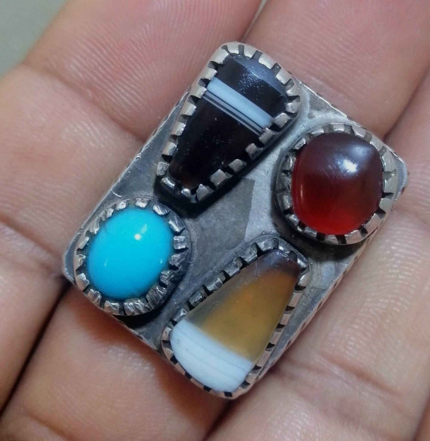 المميزون في نشرنا الباقون على عهدنا بأن ننشر لكم النوادر من الأحجار النفيسه التي يبحث الهوات عنها نقدم لكم جوهره من الخاتم المتوج باحجار نفيسه لعيونكم الغوالي للبيع على الخاص اوالاتصال على الرقم التالي ***********
