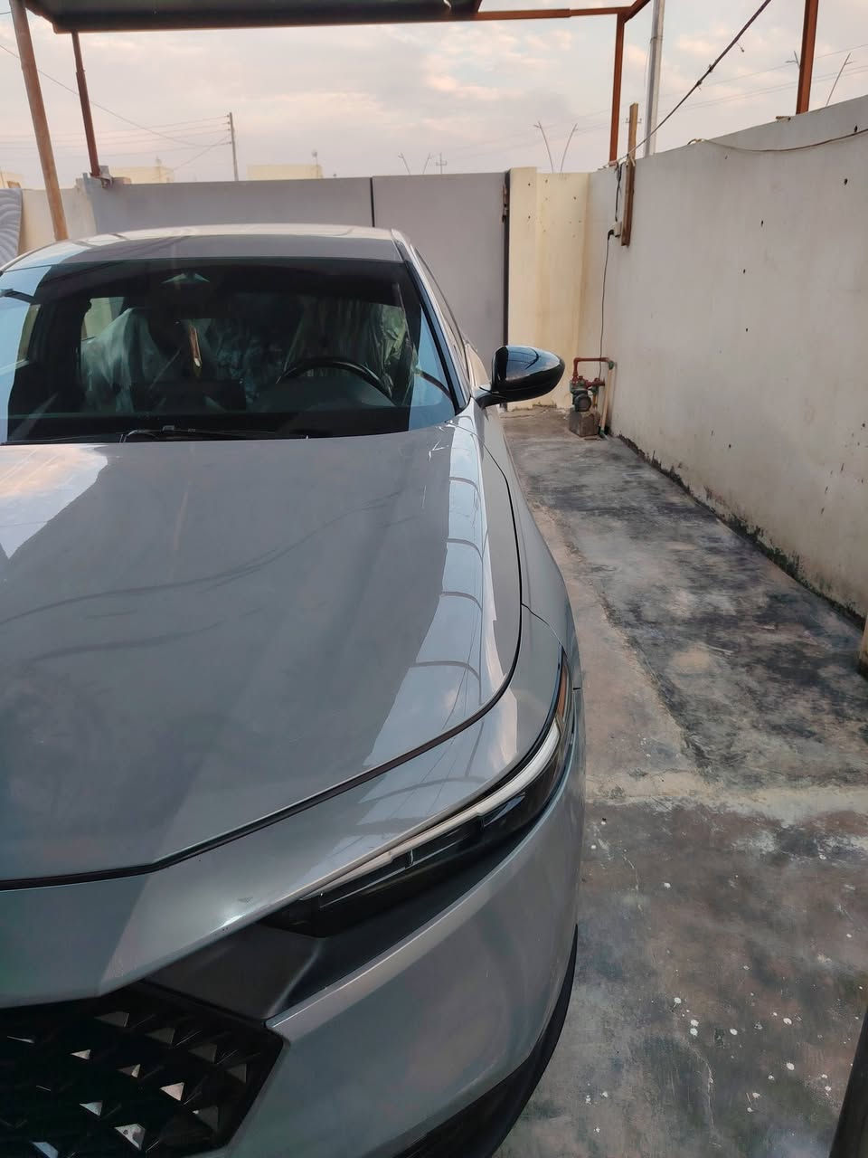 هوندا اكورد فئة sport  موديل 2023 الون المطلوب سياره ضربته مو بجم الجاملغ مبدل والباب ع بارد وشويه باجاملغ الخلفي سياره ماااتصرف عليه لو ربع  السعر ع الخاص او الاتصال على الرقم ***********
