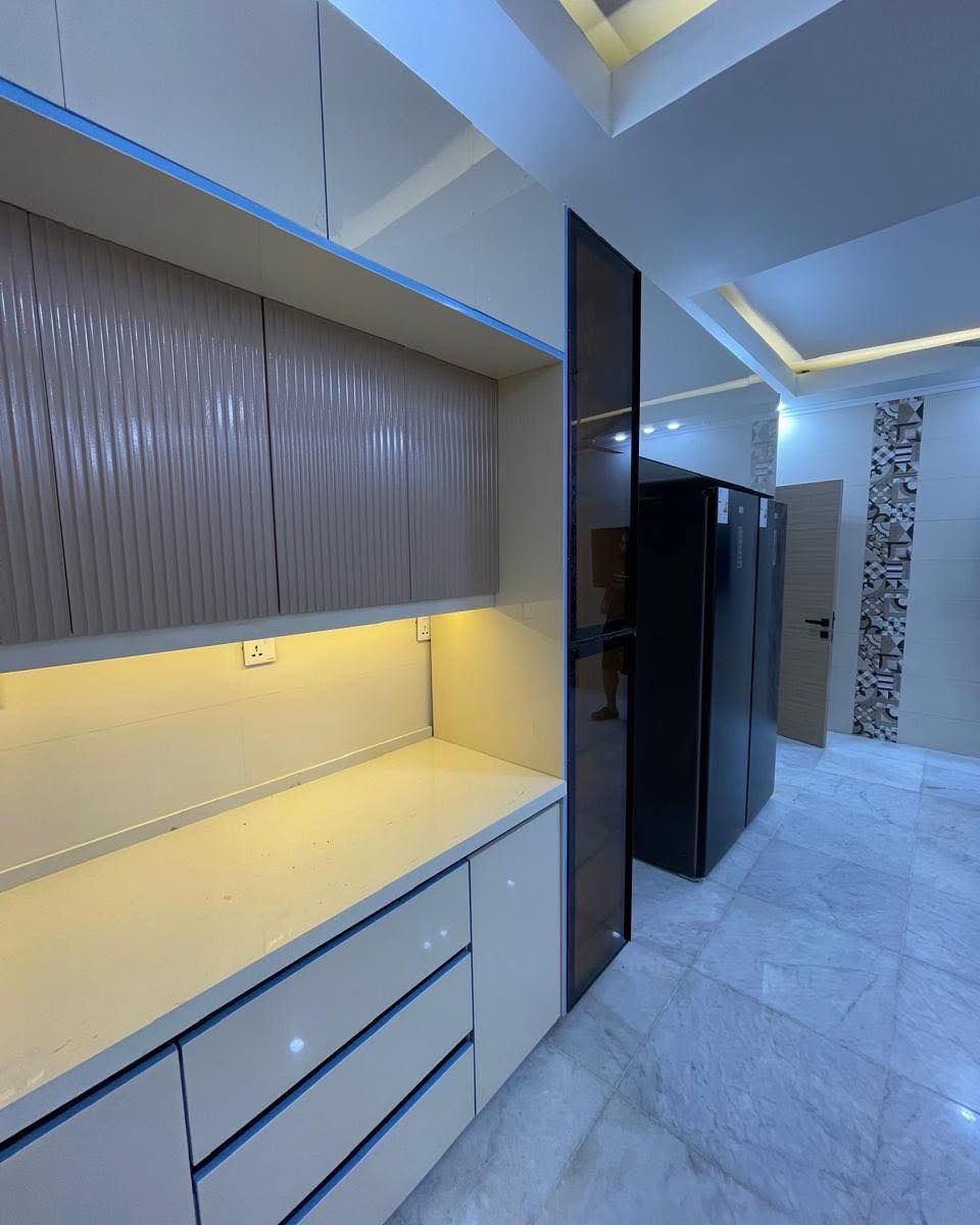 ليس مجرد مطبخ…  
بل مساحة تُصنع فيها التفاصيل الجميلة ✨  

نصمم مطابخ عصرية بخامات فاخرة  
تشطيب دقيق ✨  
ألوان متناسقة 🎨  
وتفاصيل تعكس ذوقك الرفيع  

لأن بيتك يستحق الأفضل 🤍  

اختياركم لنا هو الخيار الصحيح 

للحجز والاستفسار  اكثر يرجى الاتصال عبر الارقام التالية 

‏              

0774 283 1131

0783 738 5258

او زيارة موقعنا الكائن  بغداد العامرية شارع العمل الشعبي بجانب صيدلية المعروف 

#بغداد_بصرة_موصل_الكويت_الخليج_دبي_الامارات_السعودية_العراق_حلوات_لبنان_سوريا_فلسطين #مطبخ #ترند #البصرة #مطابخ #الانبار #ديكورات #انستا #العراق #بغداد #تصوير #ديكورات_بغداد #تصميم #ريلزات #انستقرام #ديكوراتداخليه #تصميمي #ديكوريشن #ستوريات #فيسبوك #تصويري #مطابخ_بغداد #مطبخ_عملي #ديكور #مطابخ_فخمة #مطابخ_مودرن #ديكورات_مودرن #جودة_عالية #الجميع #بغداديات
