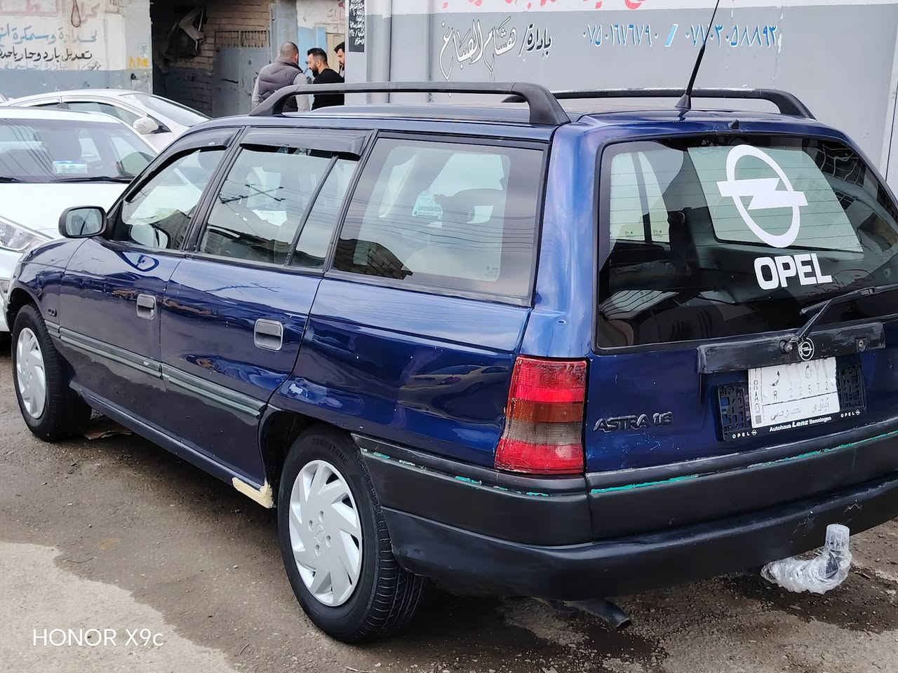 السلام عليكم البيع اوبل استره محرك ١٦ موديل.1993 بدون ضرر بدون صبغ بس السقف ولبوند بدون معجون  محرك بدايت بخار سنويه ٢٩ كاربون بيها طخم تاير جديد طخم نضيف ولباقي كدام العين اسعر ٥٠ وبيها مجال العنوان موصل حي الانتصار ***********
