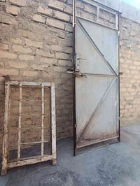 باب وشباك للبيع السعر 25 قفل  07700597947