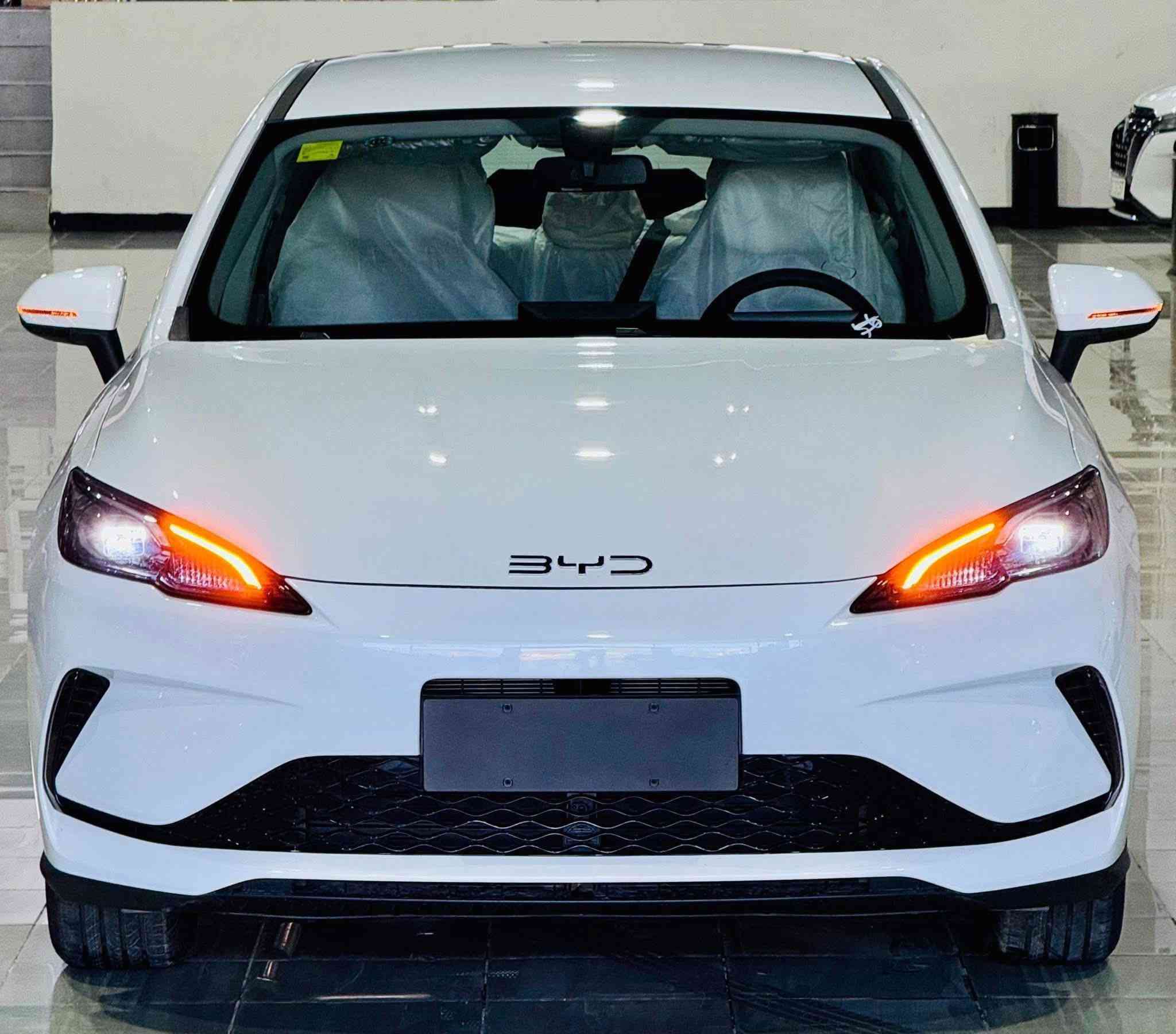 ﷽

‎(مجموعة شركات فراس الحمداني اربيل شارع ١٠٠ م )

BYD SEAL 05
ويل كروم 

الموديل : 2025

اللون : ابيض داخل ابيض 

السعر : 11,600 $$

المسافة المقطوعة : صفر كيلو متر ( زيرو )

حجم المحرك : 4 سلندر ( 1،5L )

محرك هجين ( بانزين - هايبرد - كهرباء )

نسخة DM-i

بدون رقم ترقيم شمالي ( اربيل - سليمانية - دهوك )

المواصفات : 

بصمة - كارت 
بصمة تغشيل عن بعد
بصمة باب
ويل كب كروم 
لايت زينون
اشارات ليد
اشارات مري
شاشة لمس
كشنات جلد لون ابيض
كير شكل جديد ( شخاطة )
هاند بريك اوتوماتيك
كاميرا خلفية
حساسات خلفية
وبقية المواصفات المعروفة 

العنوان : 

اربيل شارع 100 م مقابل الشركة العامة لتجارة المواد الغذائية 

للاستفسار والاتصال على الارقام التالية :

‎ابو علي  
***********
***********

حواس 

***********
***********

زيد 

***********
