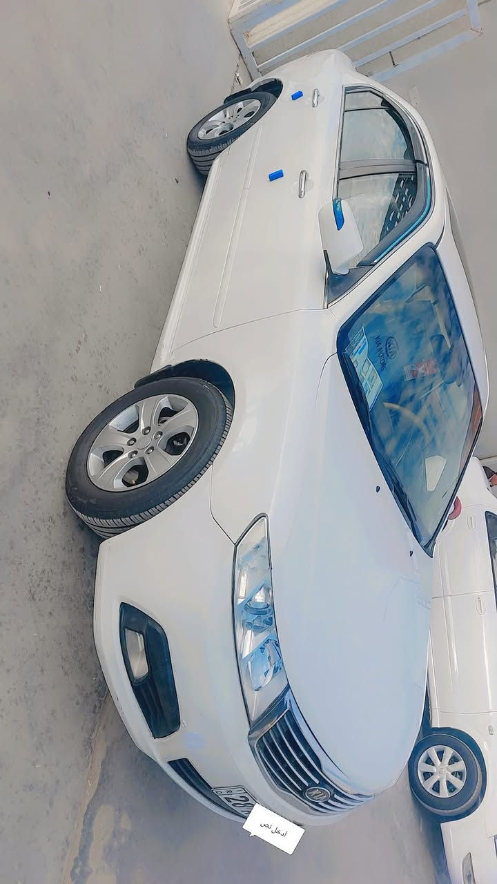 اوبتيما موديل 2009
خليجي ابيض 
رقم دولي 
فتحه 
محرك 2000 دوش بلادي شركه 
مكفوله من والتبديل 
والسونار مرفق  بالصوره 
شرط الفحص كلها على البلاد 
محرك مكفول 
لا بخار ولا تنقيص ولا صرف ولا صوت 
كير بلادي ممفتوح 
تحكم
صدر جديد 
تايرات تخم 
تبريد ثلج❄️
تدفئه 
داخلها جديد
داخل اسود كشن مخملي 
ويل كب بلادي عدد 5 
ويل حجم 17 بلادي
كهربائيات كلها شغاله 
سونار بيه واضح بالنشر 
مكاني كوت المركز 

السعر 125 بيها مجال قليل 

***********
مكلف بالنشر رقم صاحب السيارة

