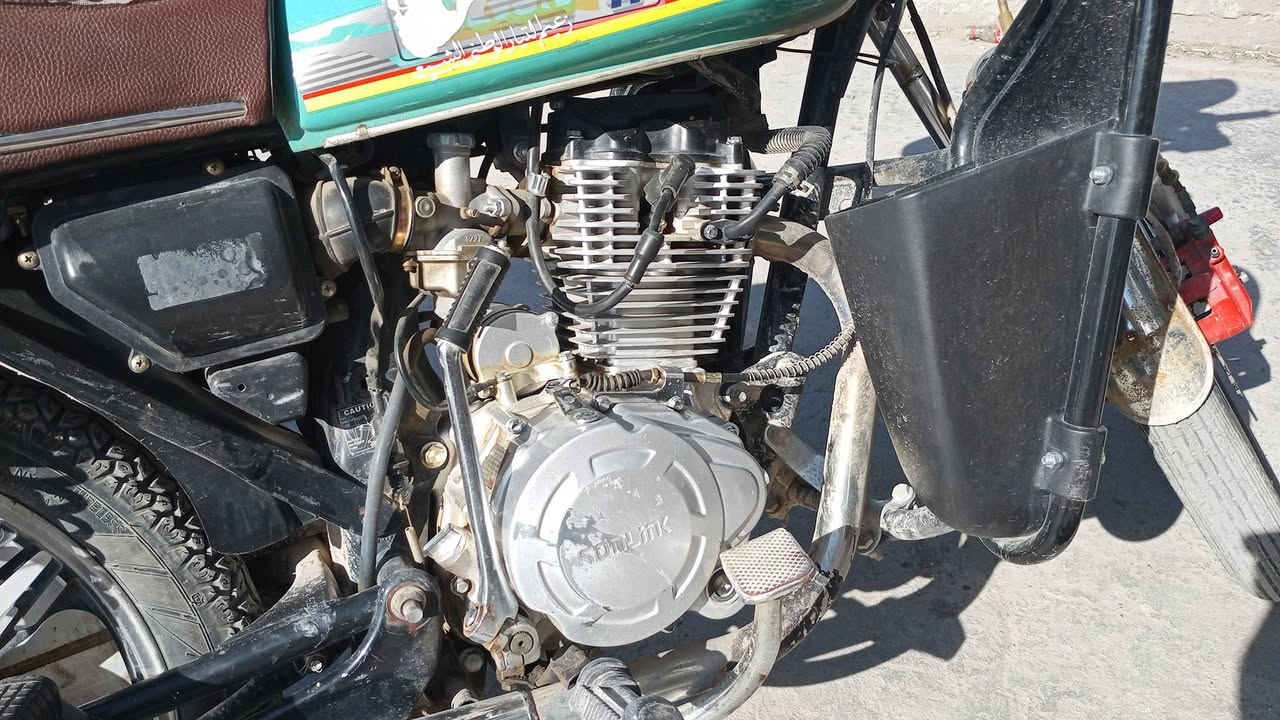 السلام عليكم دراجه ايراني سونك موديل 2025
محرك 200اي شي مابيها كهربائيات شغاله اي نقص مابيها ومشدود عليه درع جامه نشرات اتواصل وتساب ***********
