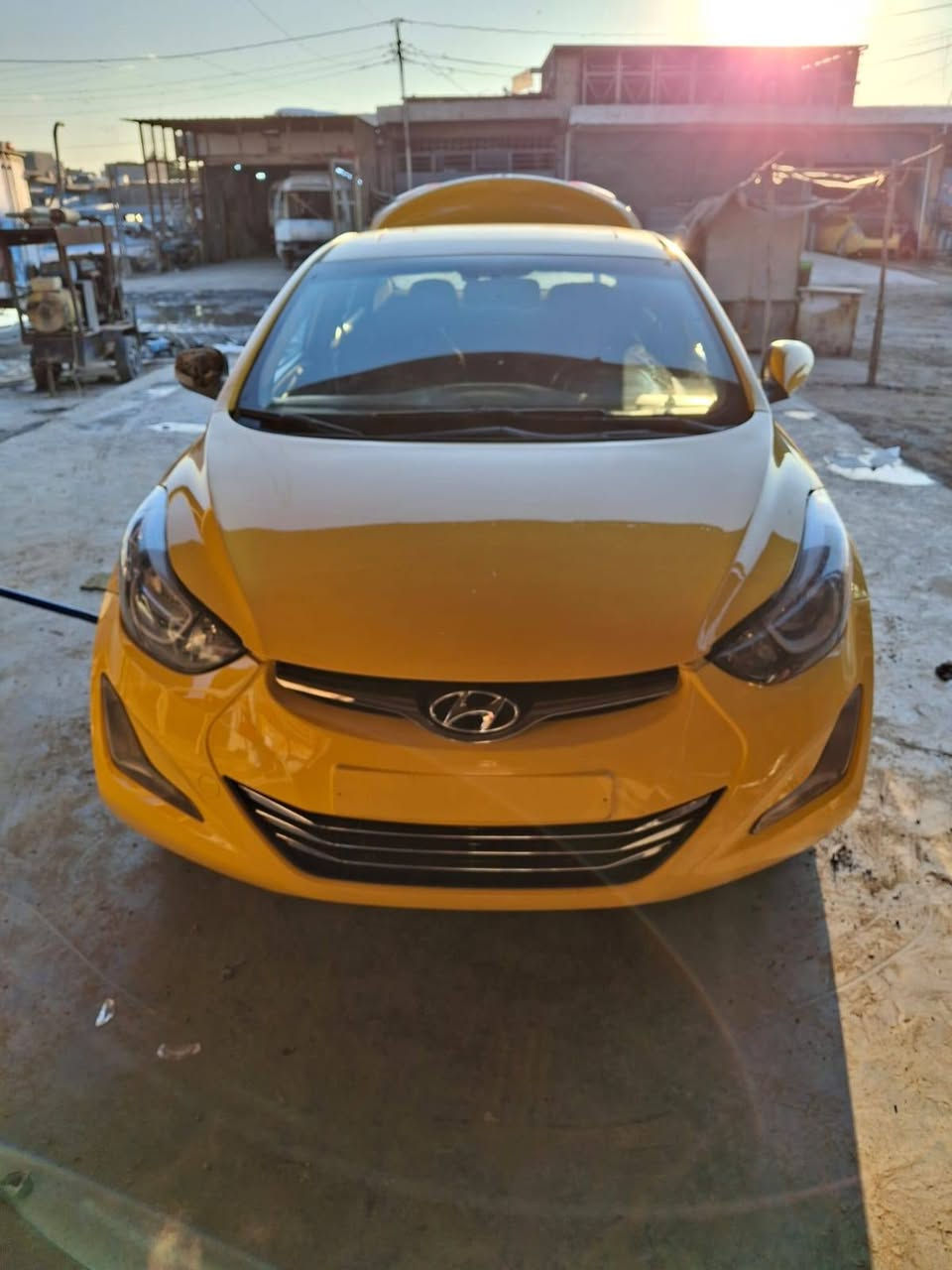 السلام عليكم سيارةللبيع النترا موديل 2016 خليجي فول فول  مواصفات رقم بغداد باسمنة السعر 115 وبيه مجال الاتصال ***********
