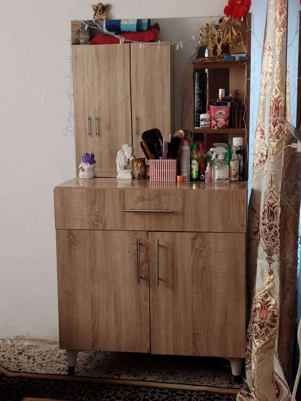 غرفة نوم خمس قطع السعر 375 الف نظيفة جدا واحلى من الصور المعروضة.
المكان : الحسينية الصمود
الرقم : ***********
